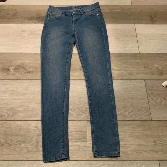 NEW YORK & COMPANY Soho Jeggings size 0 - Picture 3 of 7
